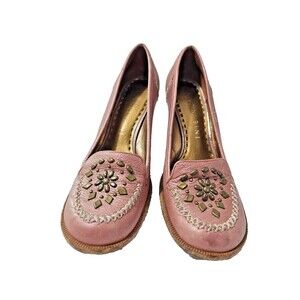 Women's Embroidered Slip-On Boho Style Floral Detail Pink Leather Pumps Size 8.5